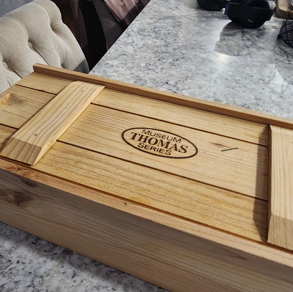 Museum Thomas Series Tree Topper - Picture 3 of 3